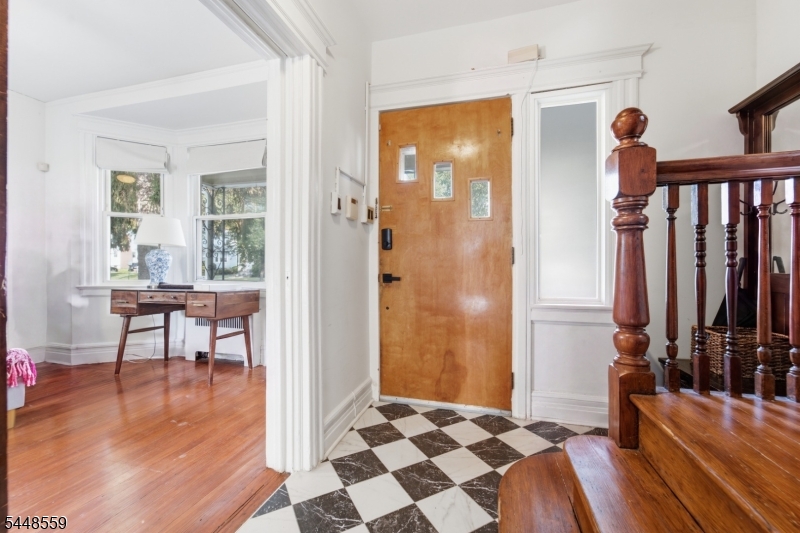 157 Ward Pl Property Photo 4