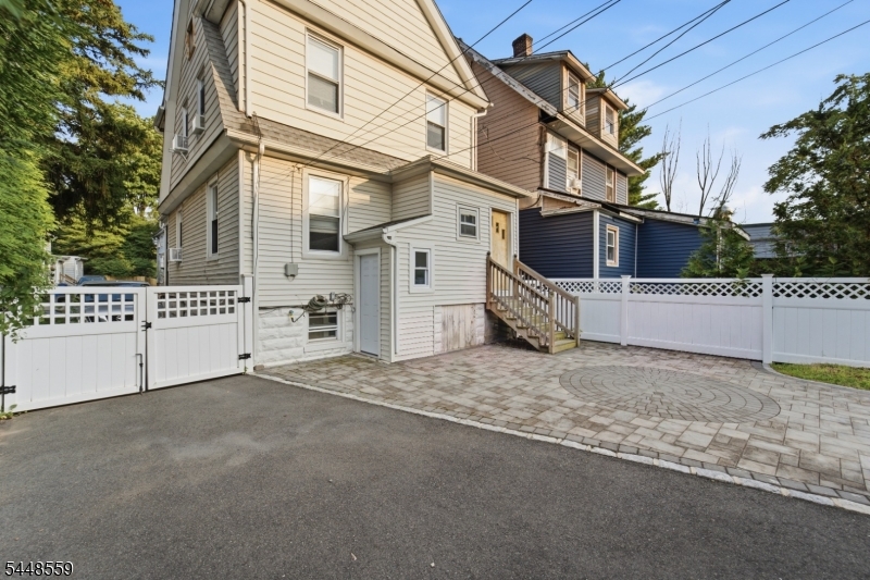 157 Ward Pl Property Photo 24