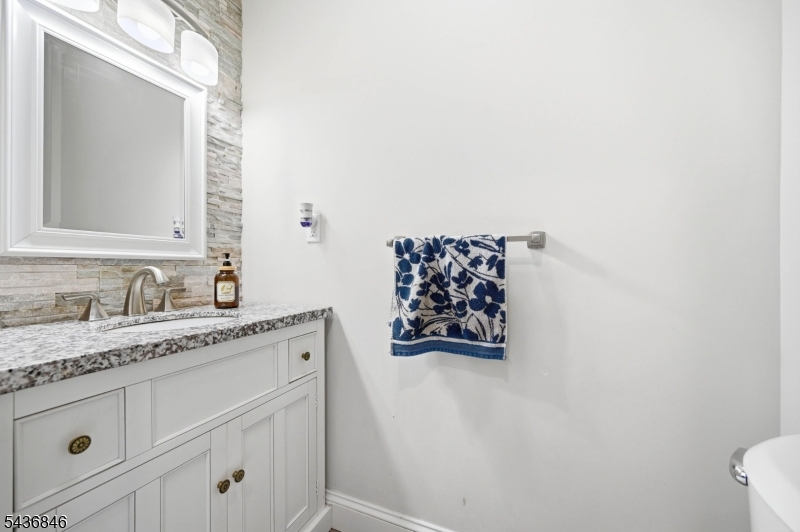 538 W Broad St Property Photo 12