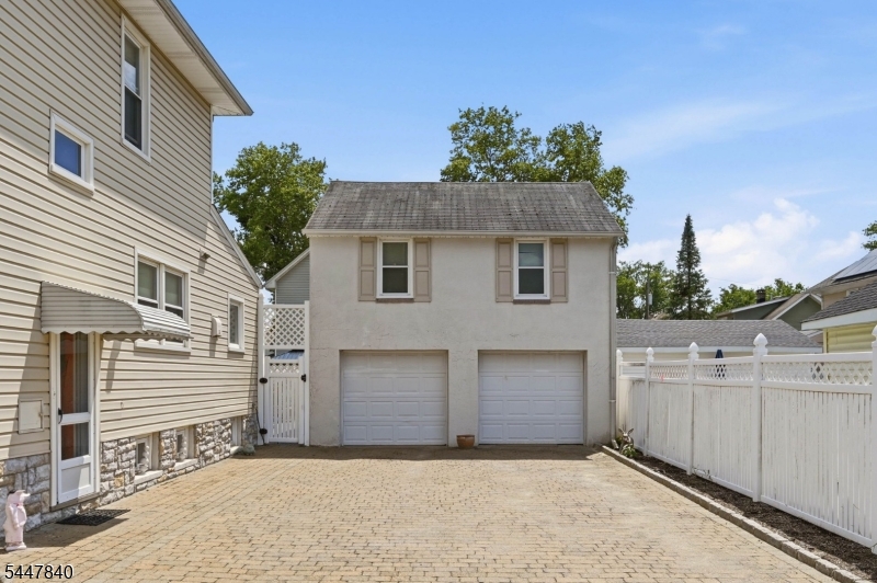 72 Maitland Ave Property Photo 3
