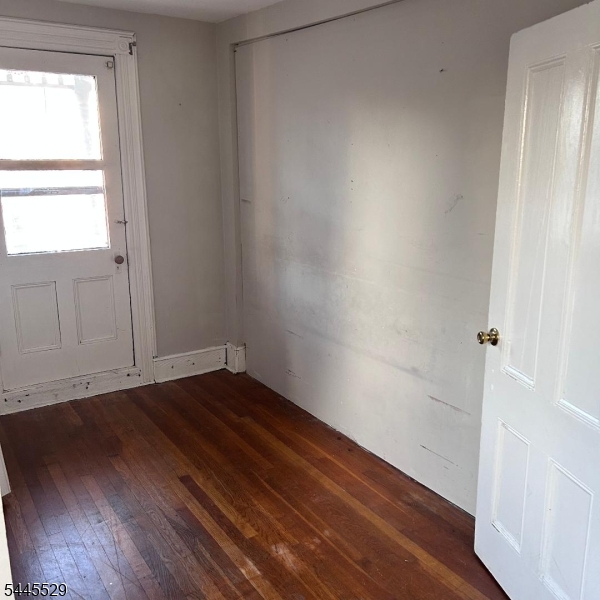 11 Baker St Property Photo 10