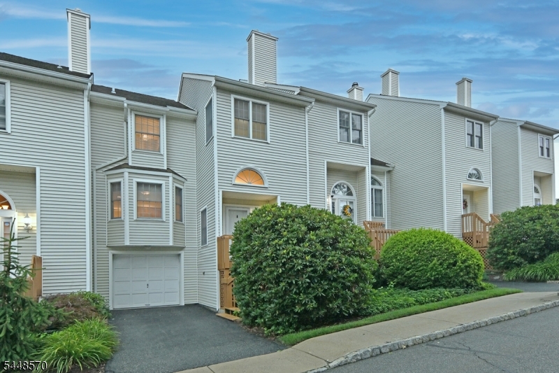 6 Erin Way Property Photo 1
