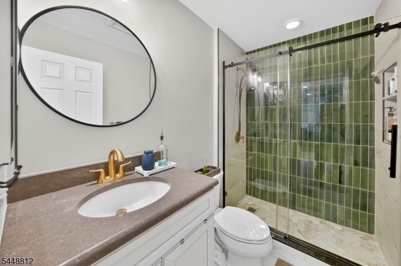 97 Autumn Ln Property Photo 32