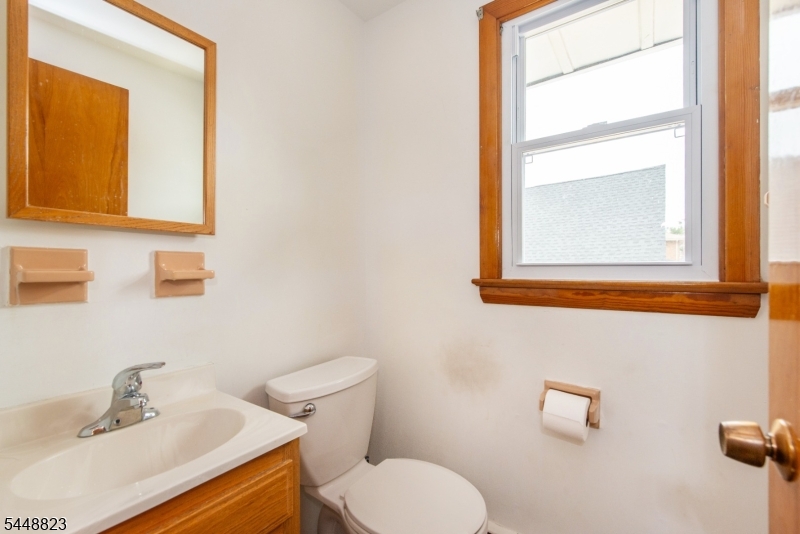 27 Spencer Ave Property Photo 14