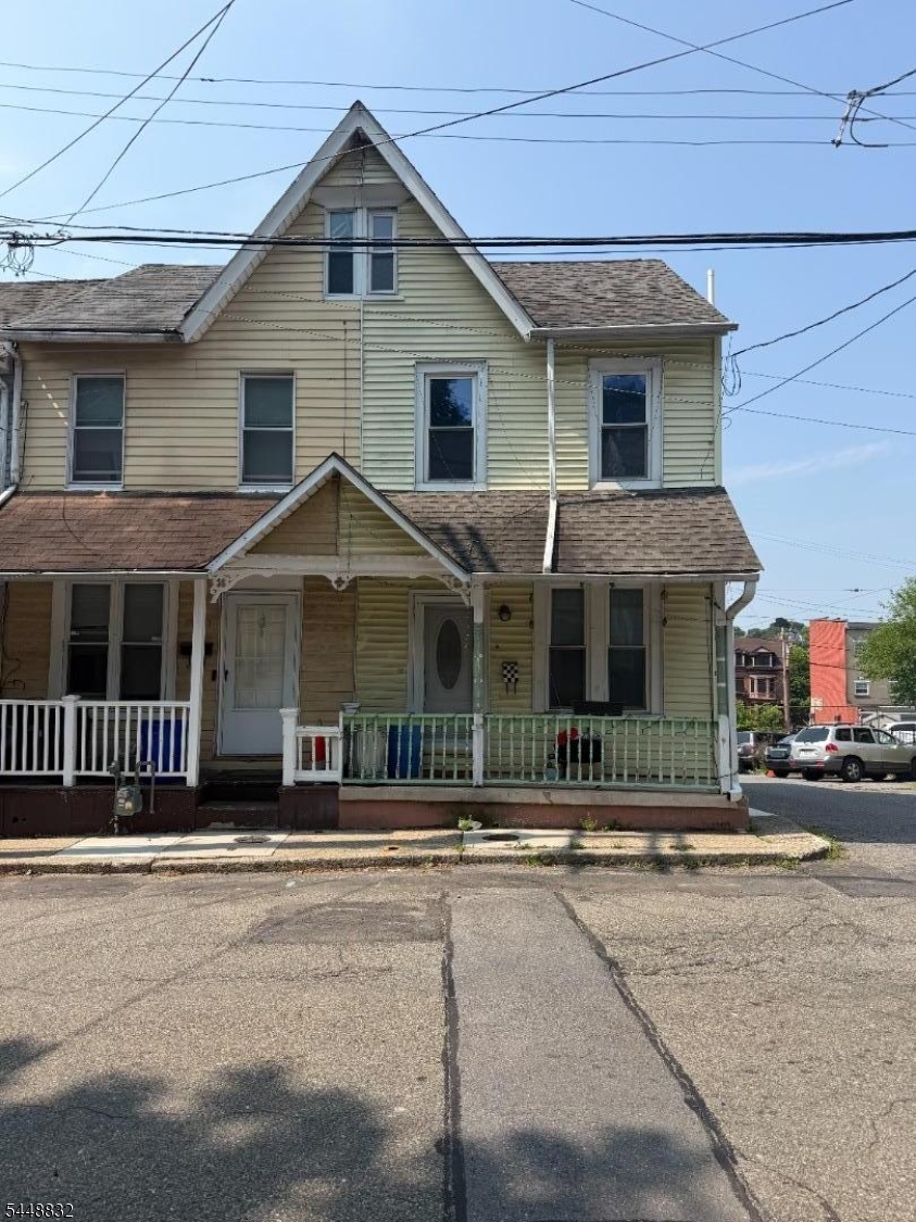 12 Brainard St Property Photo 1