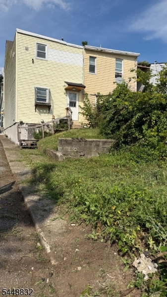 12 Brainard St Property Photo 3