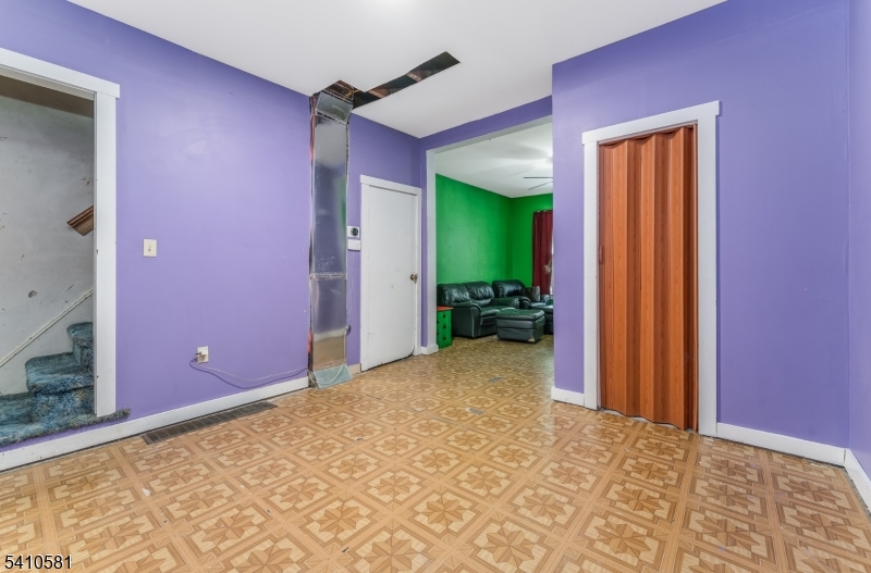 12 Brainard St Property Photo 7