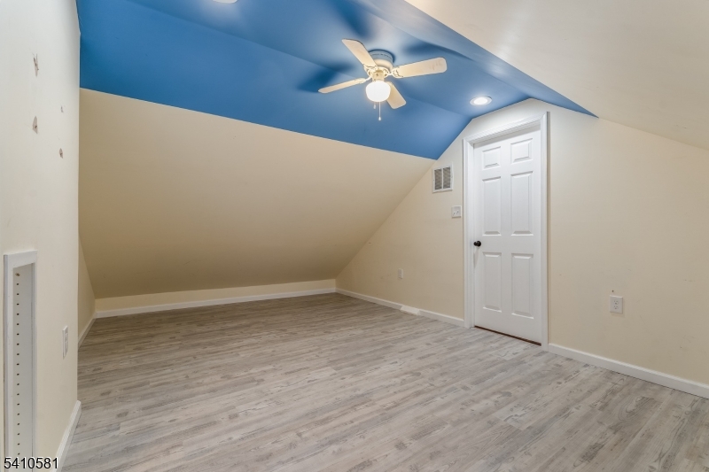 12 Brainard St Property Photo 23