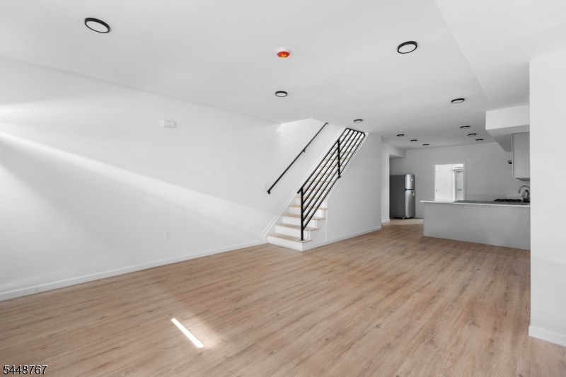 43 Cortland St Property Photo 2