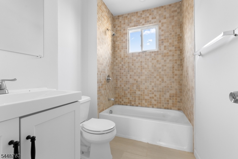 43 Cortland St Property Photo 8
