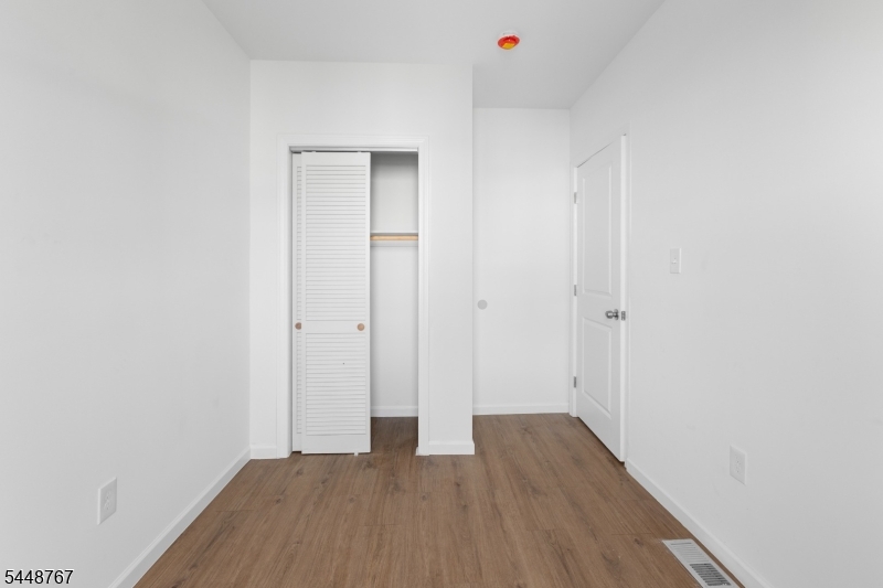 43 Cortland St Property Photo 10