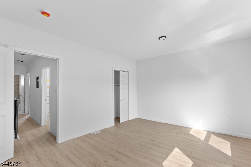 43 Cortland St Property Photo 16