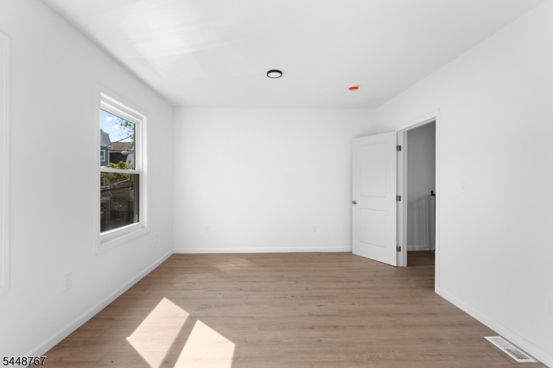 43 Cortland St Property Photo 17