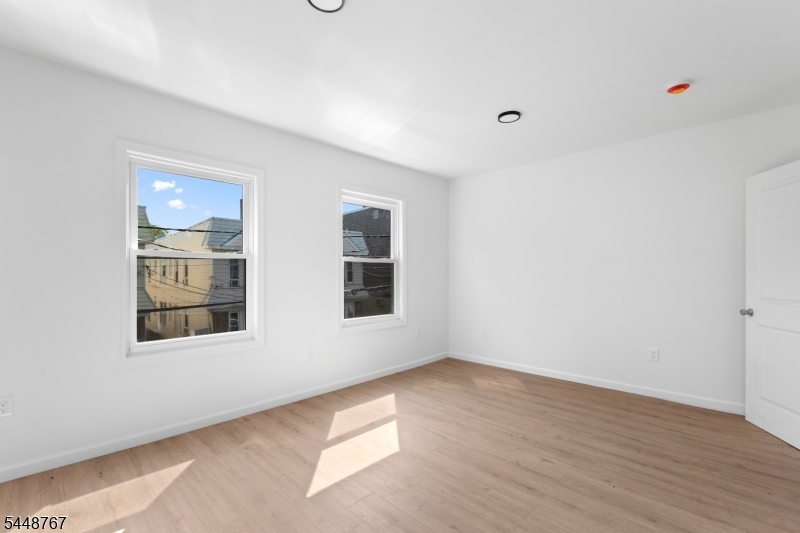 43 Cortland St Property Photo 18