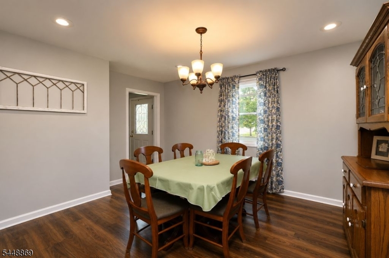 4 Blue Grass Dr Property Photo 3