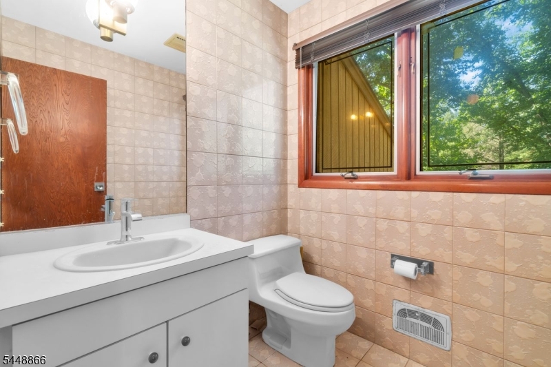 6 Sugar Ln Property Photo 24