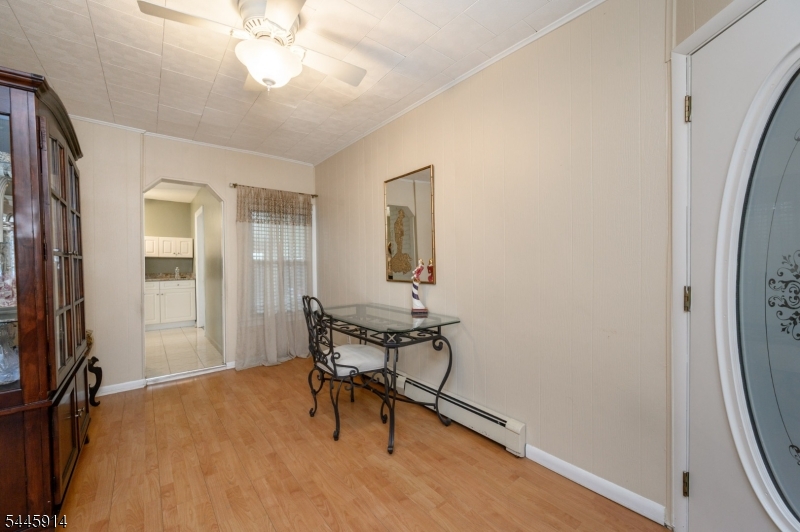 94 Van Buren St Property Photo 4