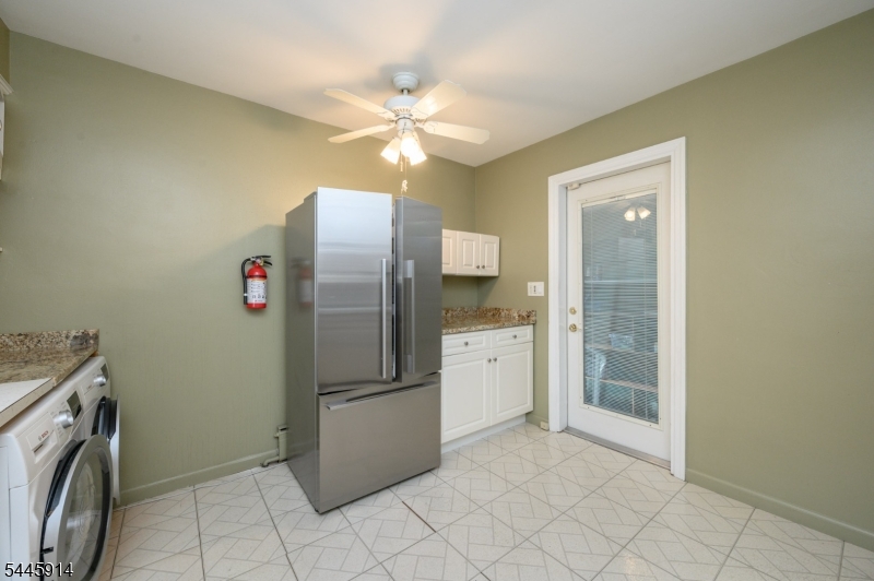 94 Van Buren St Property Photo 7