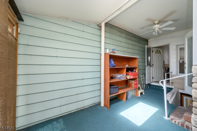 94 Van Buren St Property Photo 11