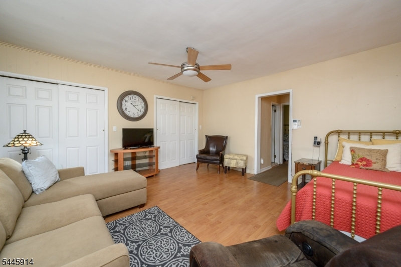 94 Van Buren St Property Photo 14
