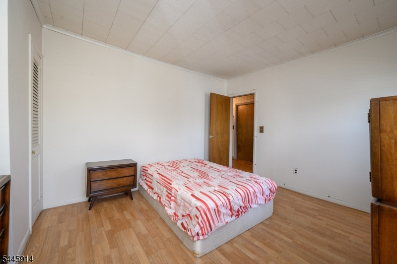 94 Van Buren St Property Photo 28