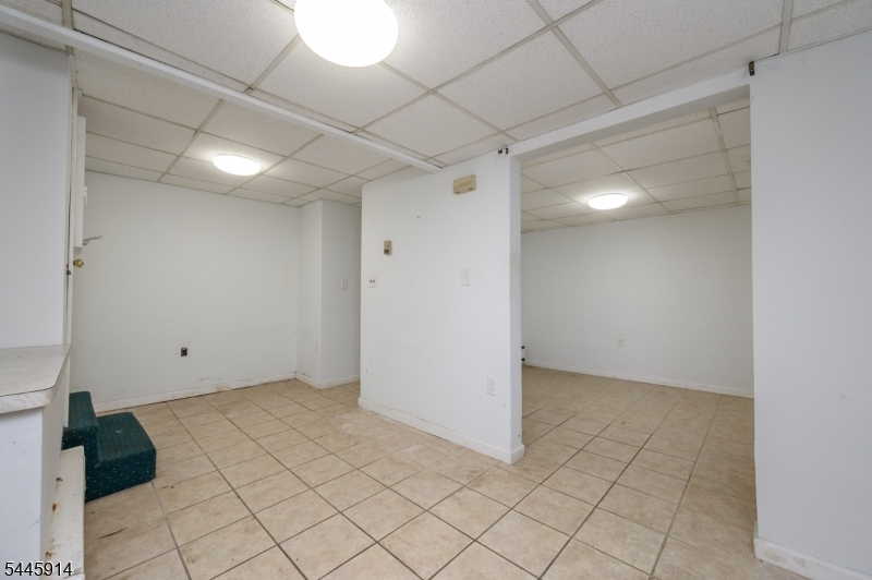 94 Van Buren St Property Photo 40
