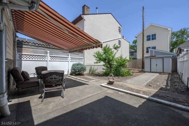 94 Van Buren St Property Photo 45