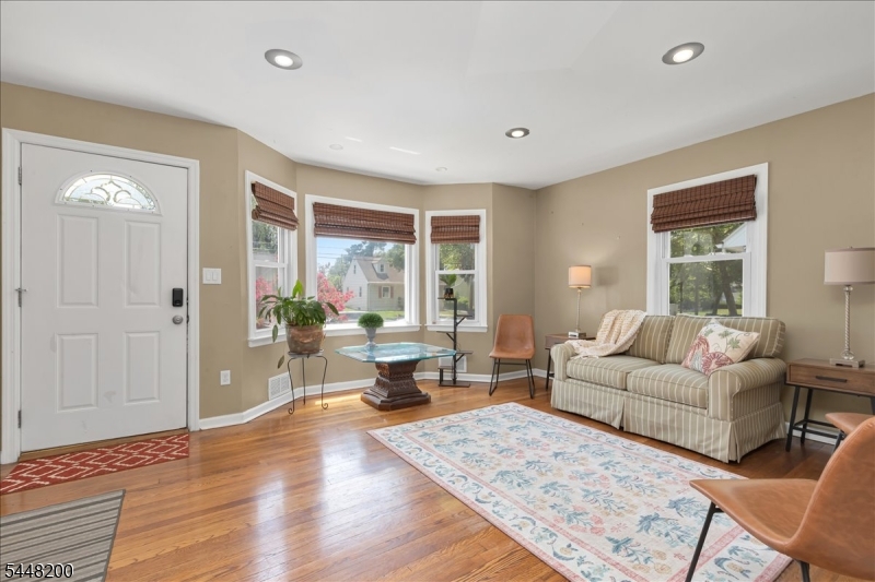 520 Huntington Ave Property Photo 3