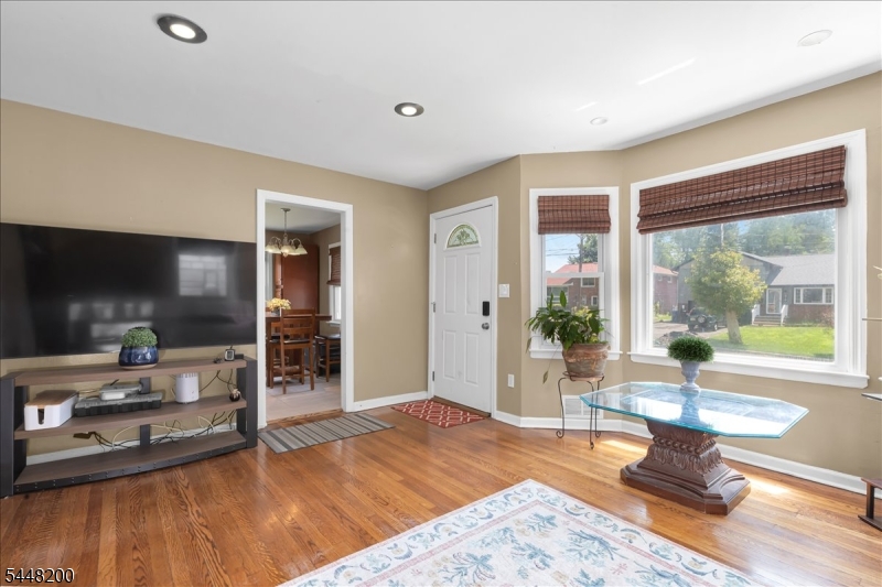520 Huntington Ave Property Photo 4