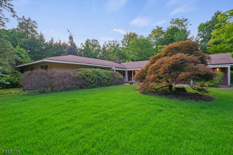 29 Wayside Pl Property Photo 1