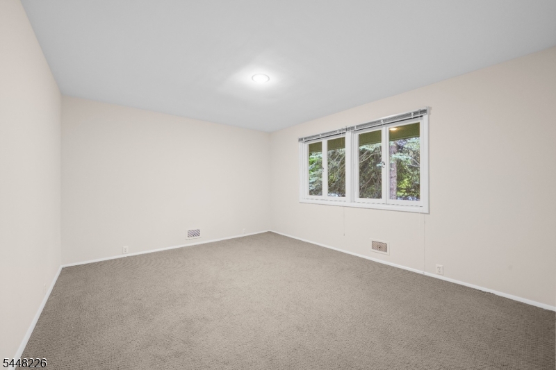 29 Wayside Pl Property Photo 22