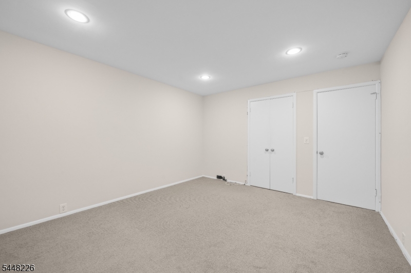 29 Wayside Pl Property Photo 28