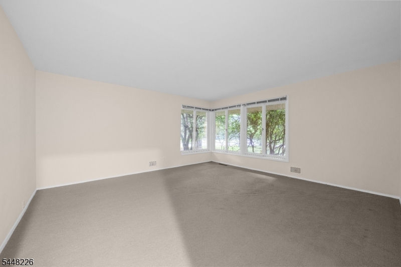 29 Wayside Pl Property Photo 31