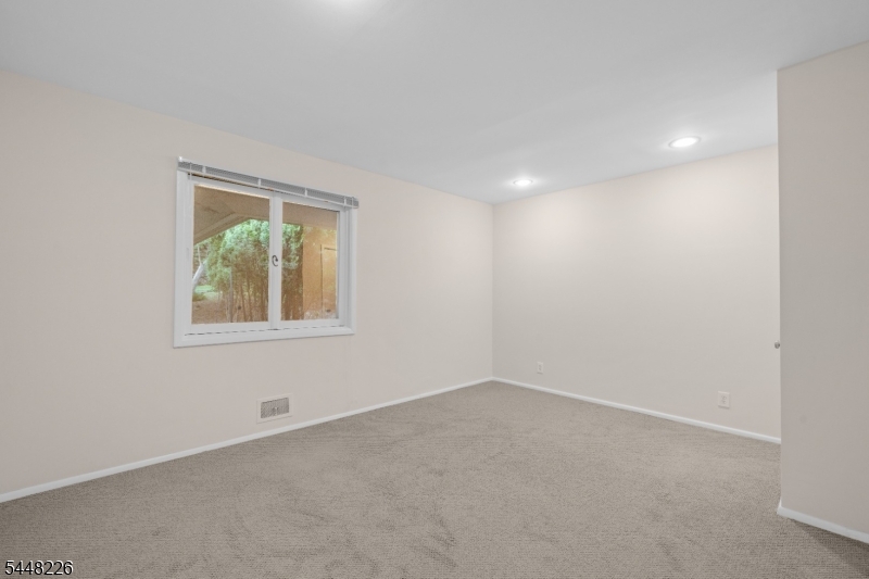 29 Wayside Pl Property Photo 34