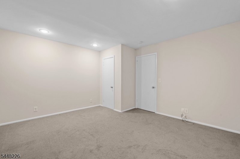 29 Wayside Pl Property Photo 35