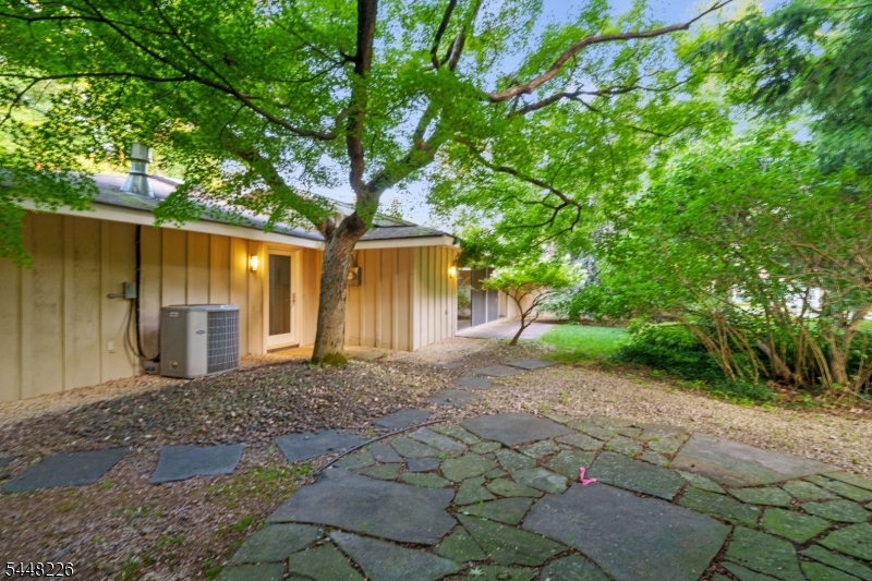 29 Wayside Pl Property Photo 40