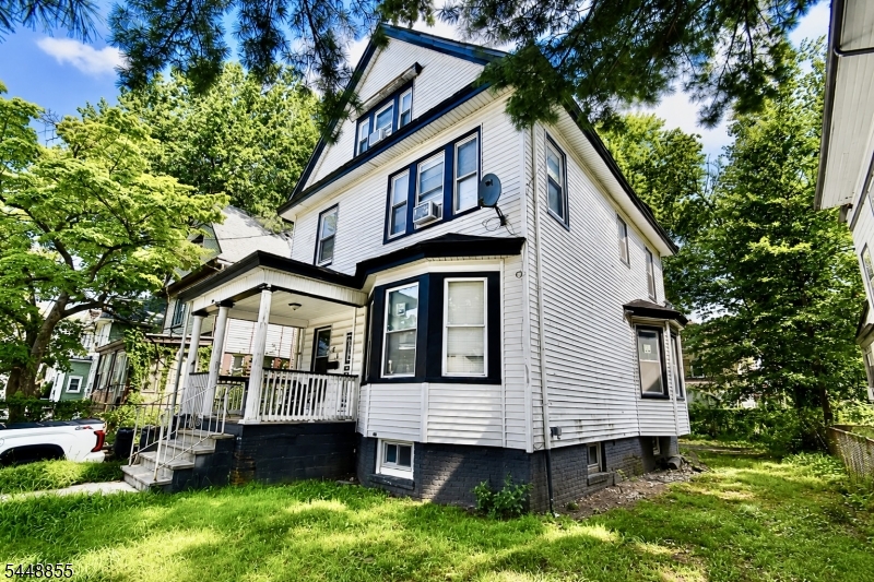 21 Beverly St Property Photo 1
