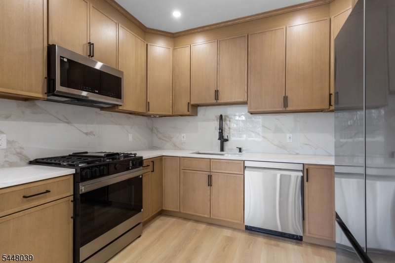 5 Milton Ave C Property Photo 18