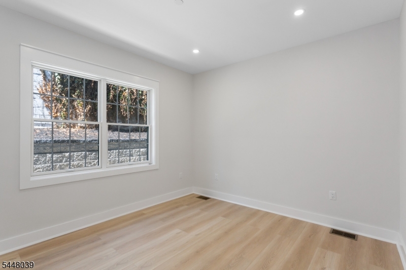 5 Milton Ave C Property Photo 27