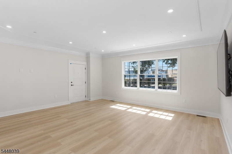5 Milton Ave C Property Photo 31