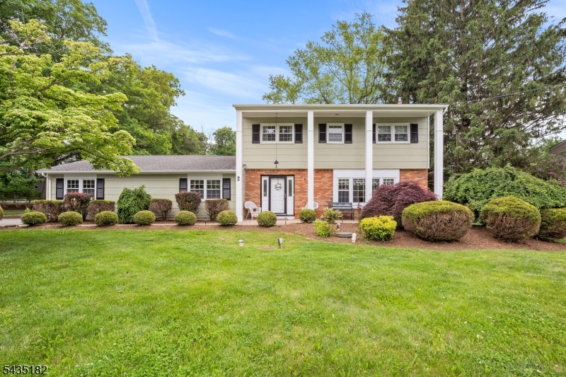 2 Ellam Dr Property Photo 1