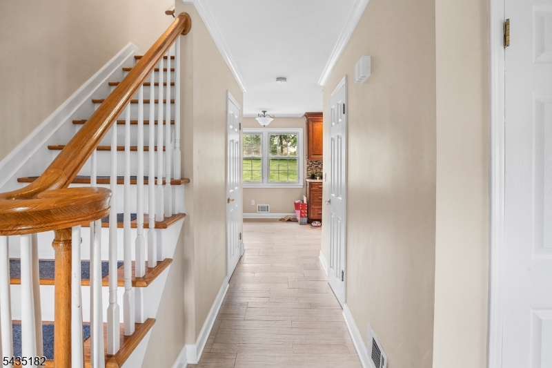 2 Ellam Dr Property Photo 4
