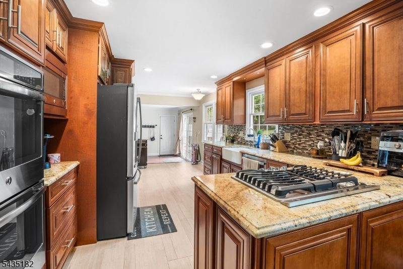 2 Ellam Dr Property Photo 7