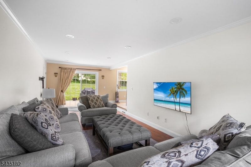 2 Ellam Dr Property Photo 9