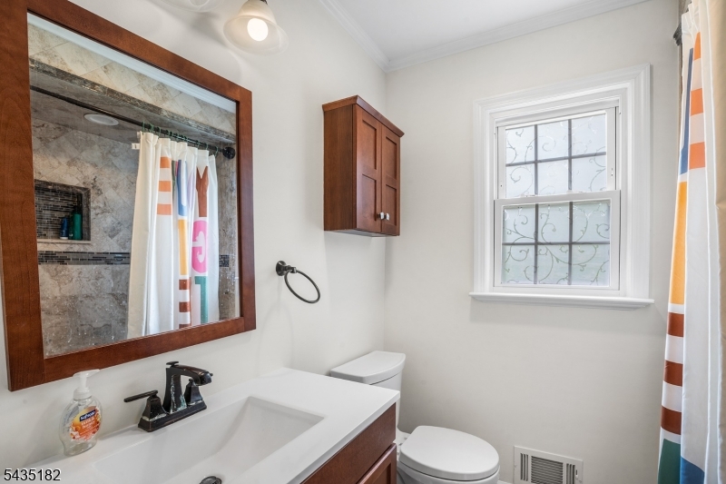 2 Ellam Dr Property Photo 10