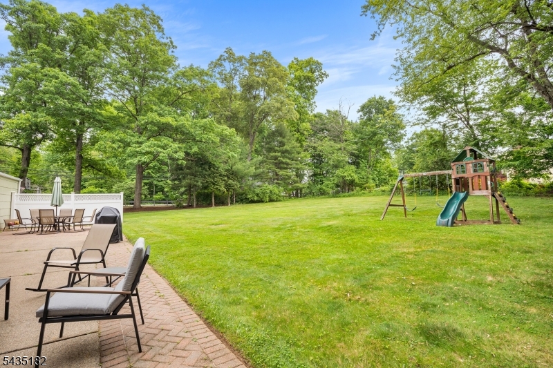 2 Ellam Dr Property Photo 16