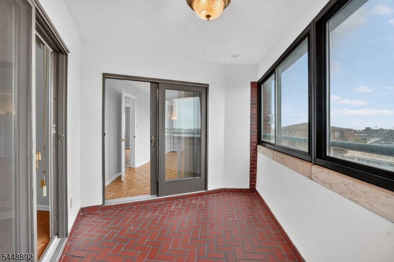 41 Wilson Ave D Property Photo 7