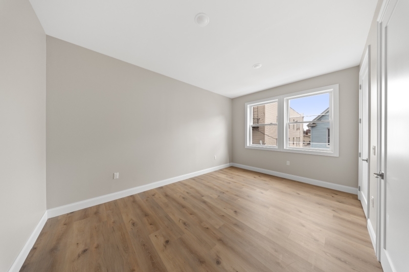 17 Wickham St 203 Property Photo 8