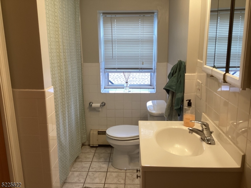 370 Main St Property Photo 4