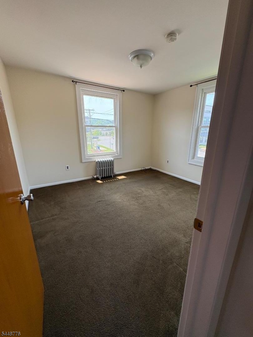 370 Main St Property Photo 11